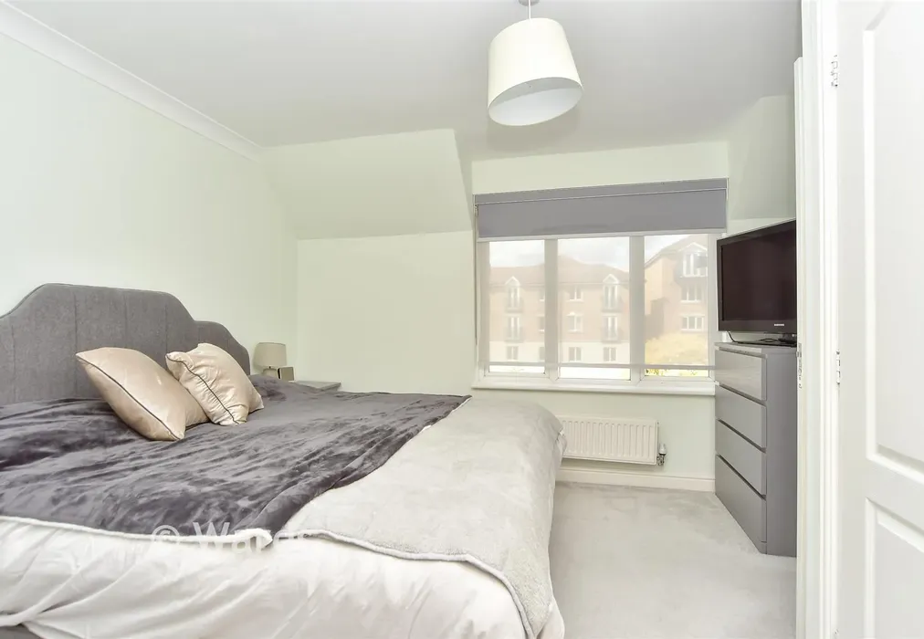 Bedroom 1 - Keating Close, The Esplanade, Rochester, Kent - Wards of Kent