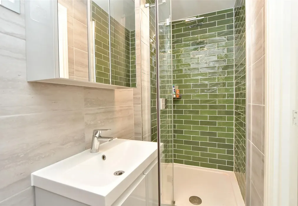En-Suite Shower Room - Keating Close, The Esplanade, Rochester, Kent - Wards of Kent