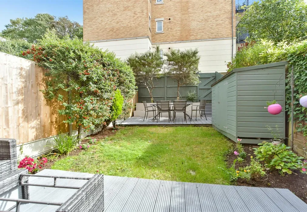 Rear Garden - Keating Close, The Esplanade, Rochester, Kent - Wards of Kent