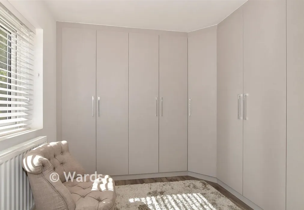 Dressing Room - Fordwich Drive, Rochester, Kent - Wards of Kent