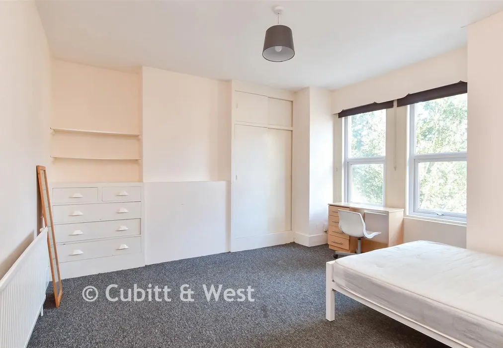 Bedroom 1 - Hartington Road, Brighton, East Sussex - Wards of Kent