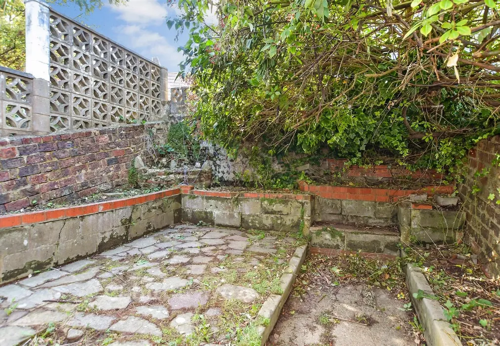 Rear Garden - Hartington Road, Brighton, East Sussex - Wards of Kent