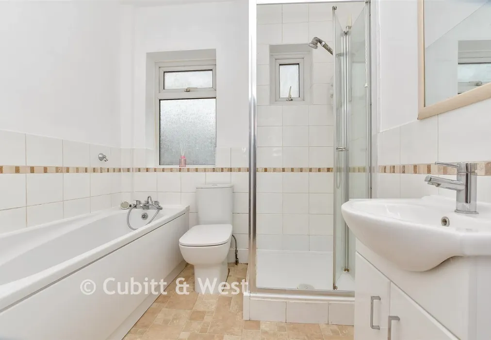 Bathroom - Rectory Road, Sutton, Surrey - Wards of Kent