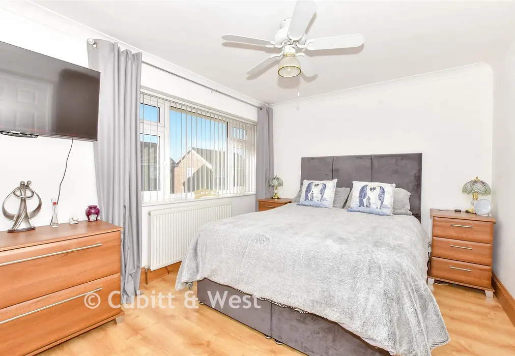 Bedroom 1 - Walnut Tree Close, Hayling Island, Hampshire - Wards of Kent