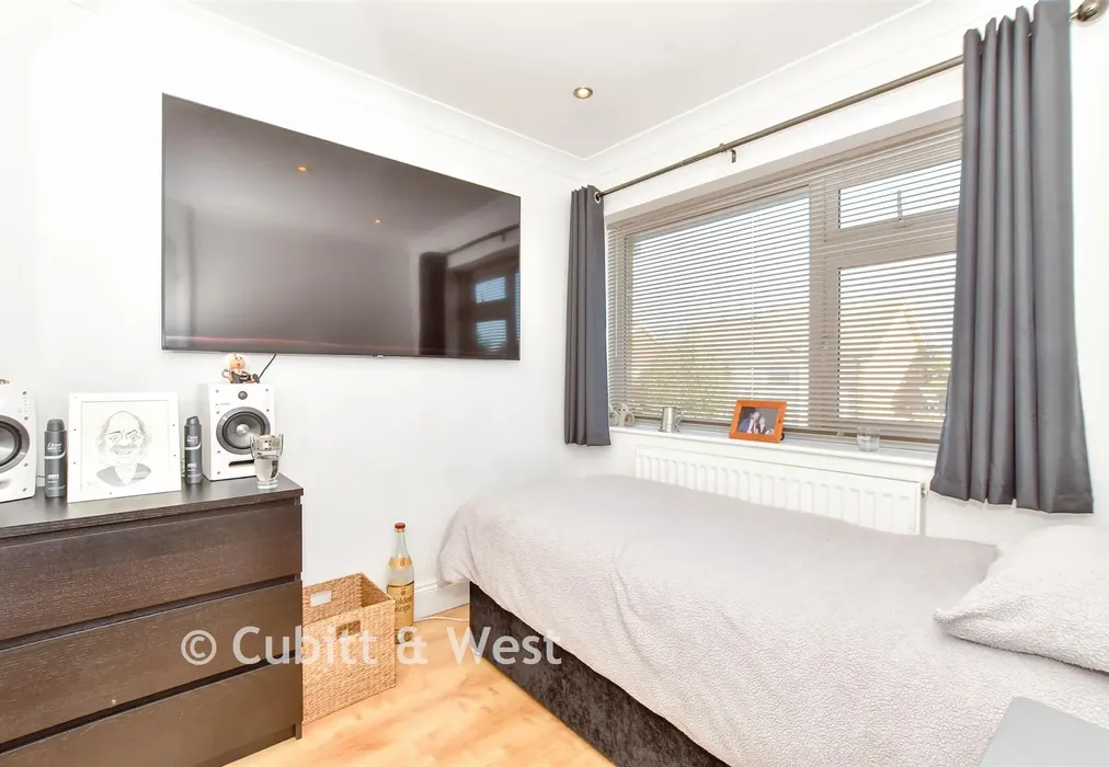 Bedroom 2 - Walnut Tree Close, Hayling Island, Hampshire - Wards of Kent