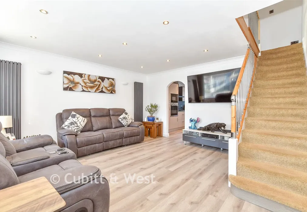 Lounge - Walnut Tree Close, Hayling Island, Hampshire - Wards of Kent