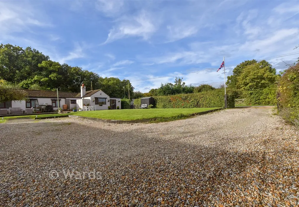 Driveway/Parking - Bethersden Road, Woodchurch, Ashford, Kent - Wards of Kent