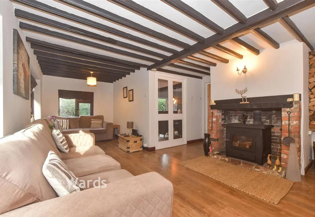 Lounge - Bethersden Road, Woodchurch, Ashford, Kent - Wards of Kent