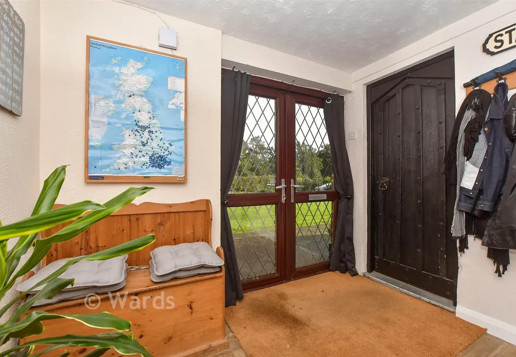 Porch - Bethersden Road, Woodchurch, Ashford, Kent - Wards of Kent