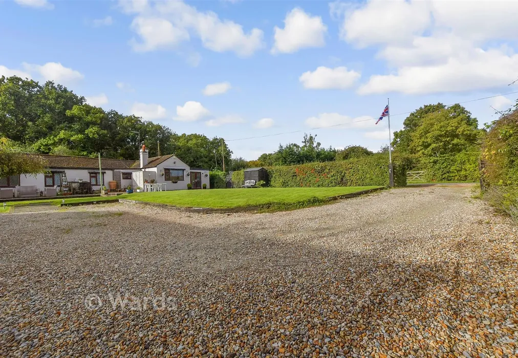 Driveway/Parking - Bethersden Road, Woodchurch, Ashford, Kent - Wards of Kent