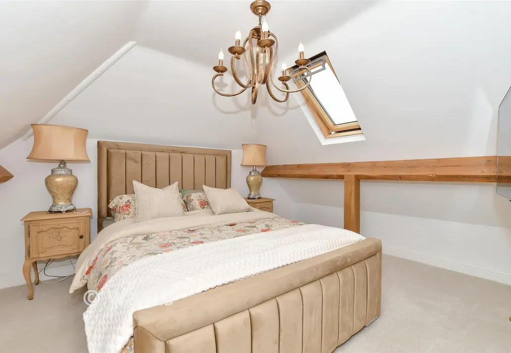 Bedroom 1 - Brook Lane Cottages, Sellindge, Ashford, Kent - Wards of Kent