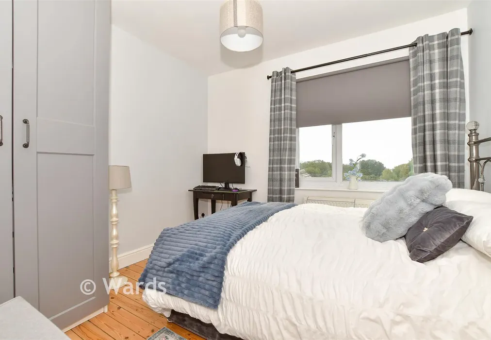 Bedroom 3 - Brook Lane Cottages, Sellindge, Ashford, Kent - Wards of Kent
