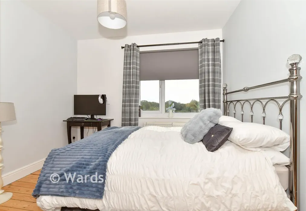 Bedroom 3 - Brook Lane Cottages, Sellindge, Ashford, Kent - Wards of Kent