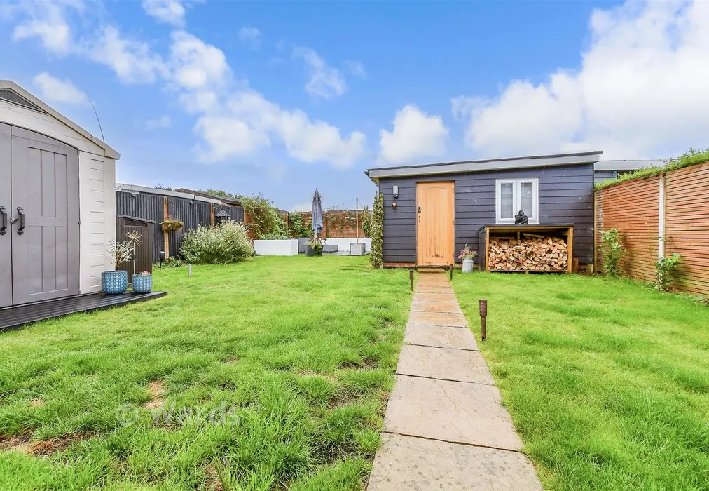 Rear Garden - Brook Lane Cottages, Sellindge, Ashford, Kent - Wards of Kent