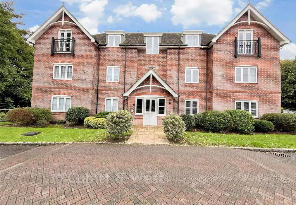 Front External - Admiral Way, Godalming, Surrey - Wards of Kent