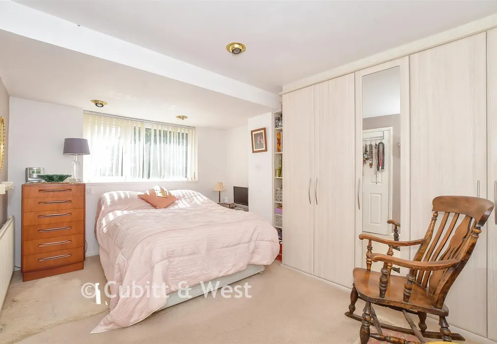 Bedroom 1 - Trosnant Road, Havant, Hampshire - Wards of Kent