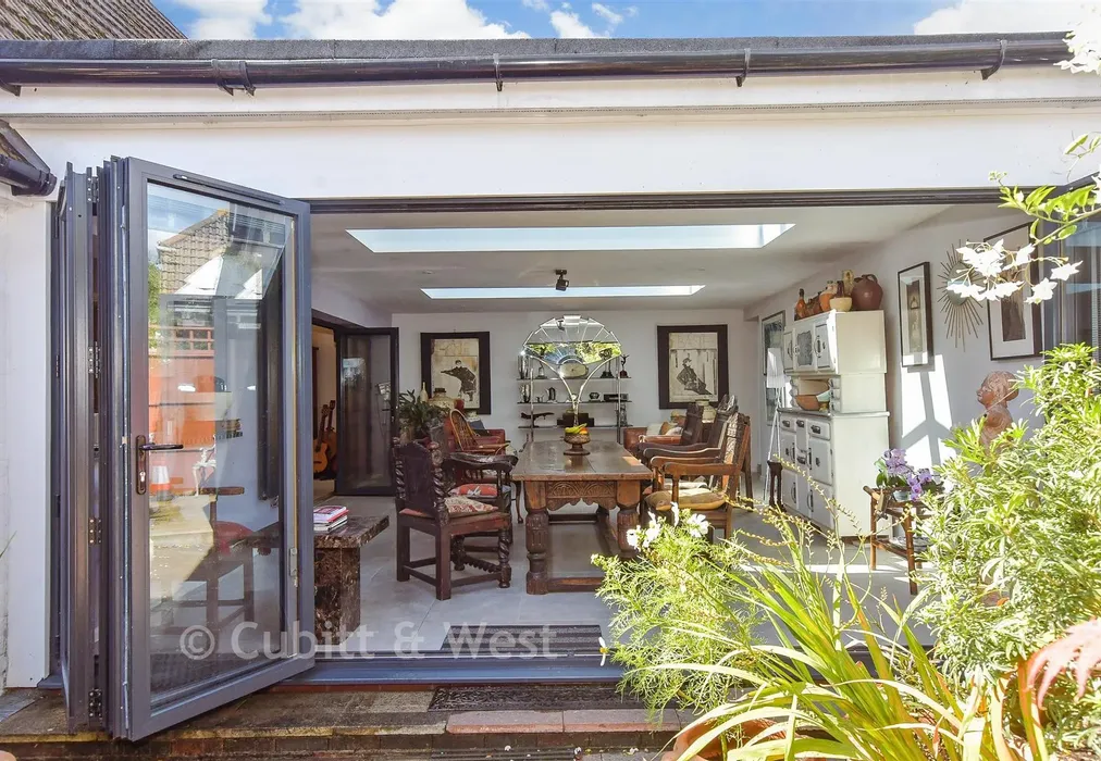 External Feature - Trosnant Road, Havant, Hampshire - Wards of Kent