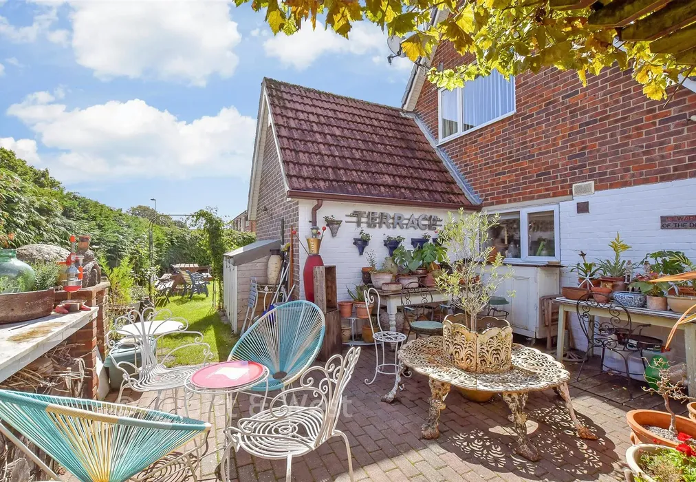 Rear Garden - Trosnant Road, Havant, Hampshire - Wards of Kent
