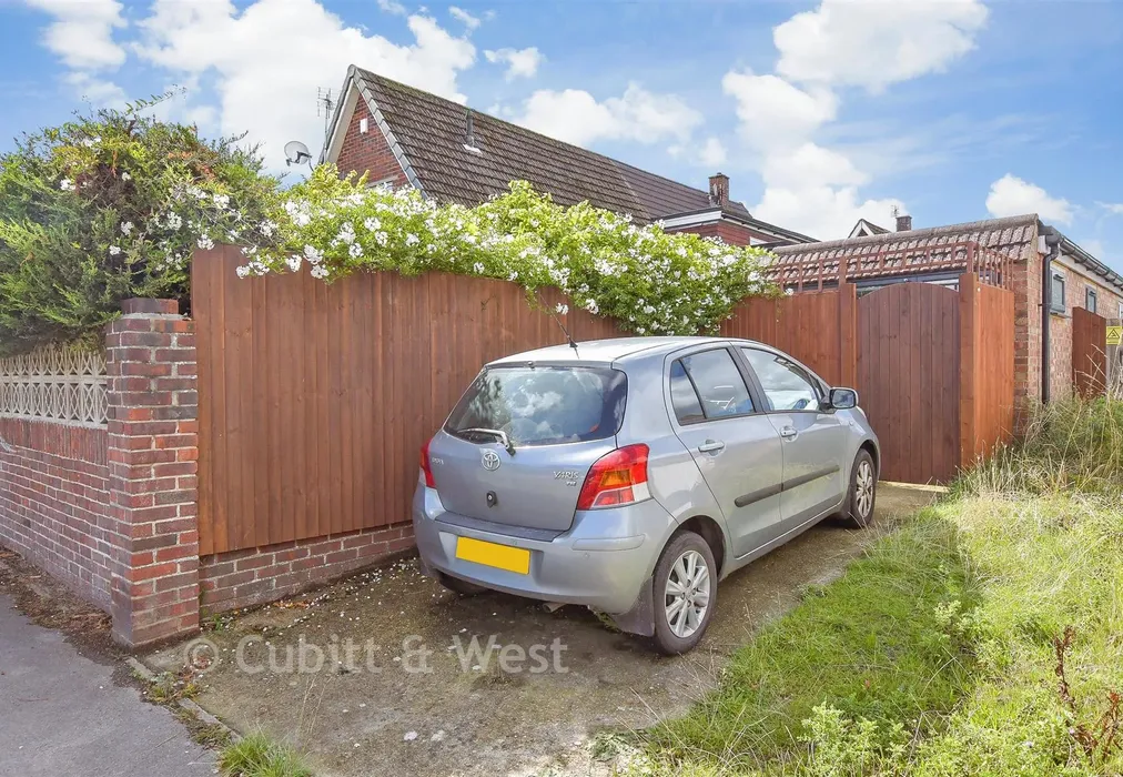 Driveway/Parking - Trosnant Road, Havant, Hampshire - Wards of Kent