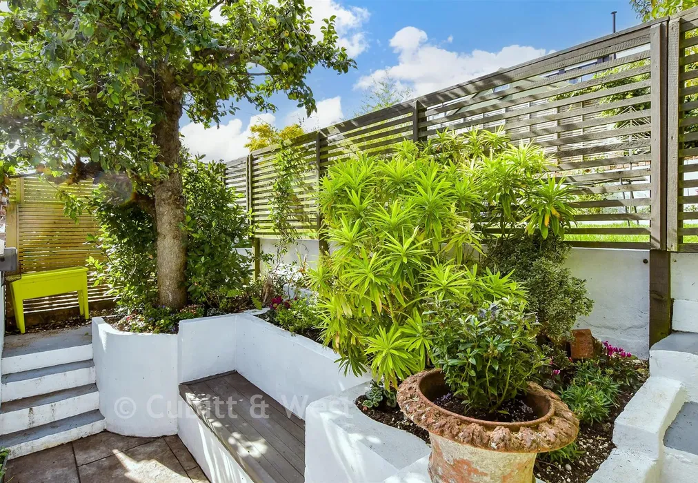 Rear Garden - Stanmer Park Road, Brighton, East Sussex - Wards of Kent