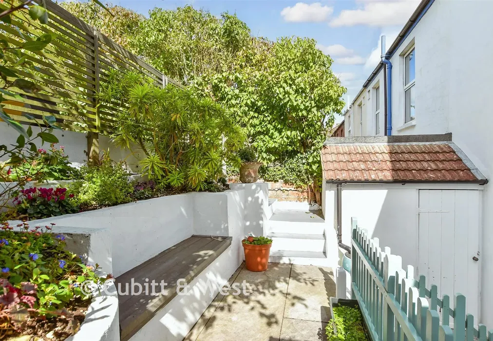 Rear Garden - Stanmer Park Road, Brighton, East Sussex - Wards of Kent
