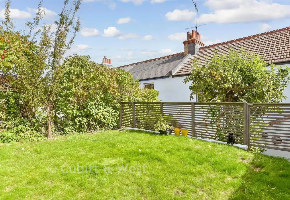 Rear Garden - Stanmer Park Road, Brighton, East Sussex - Wards of Kent