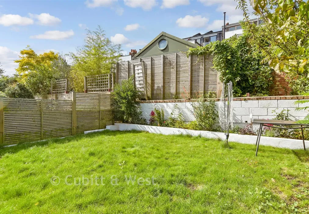 Rear Garden - Stanmer Park Road, Brighton, East Sussex - Wards of Kent