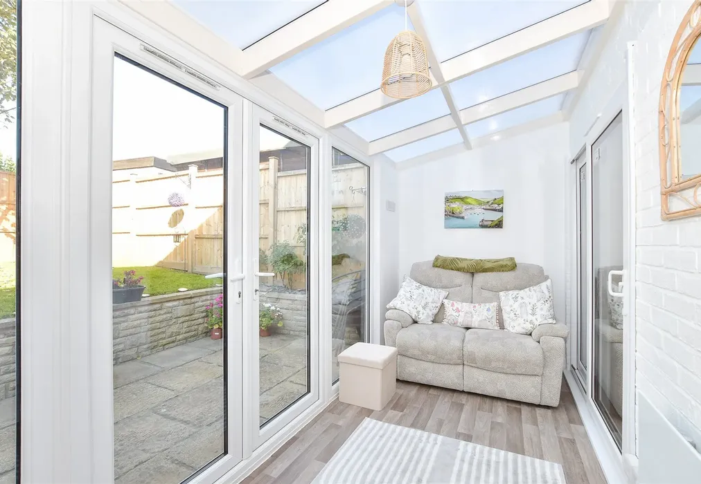 Garden Room - Cherry Tree Walk, Petworth, West Sussex - Wards of Kent