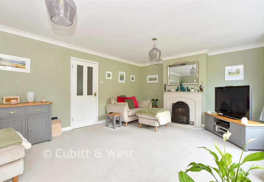 Lounge - Kitsmead, Copthorne, West Sussex - Wards of Kent