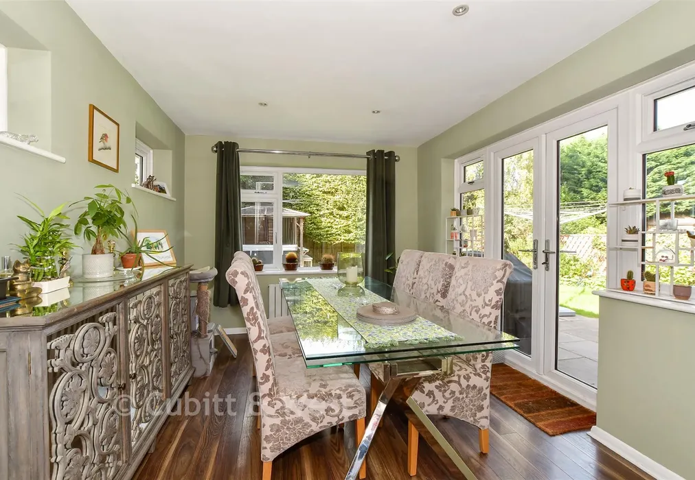 Dining room - Kitsmead, Copthorne, West Sussex - Wards of Kent
