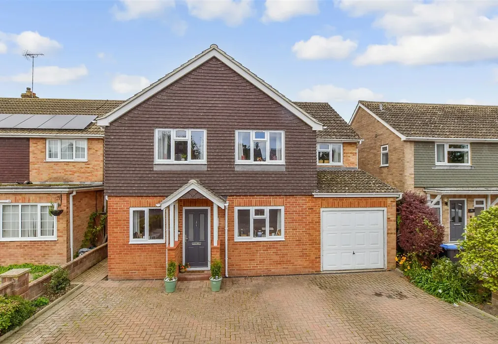 External (Web) - Kitsmead, Copthorne, West Sussex - Wards of Kent