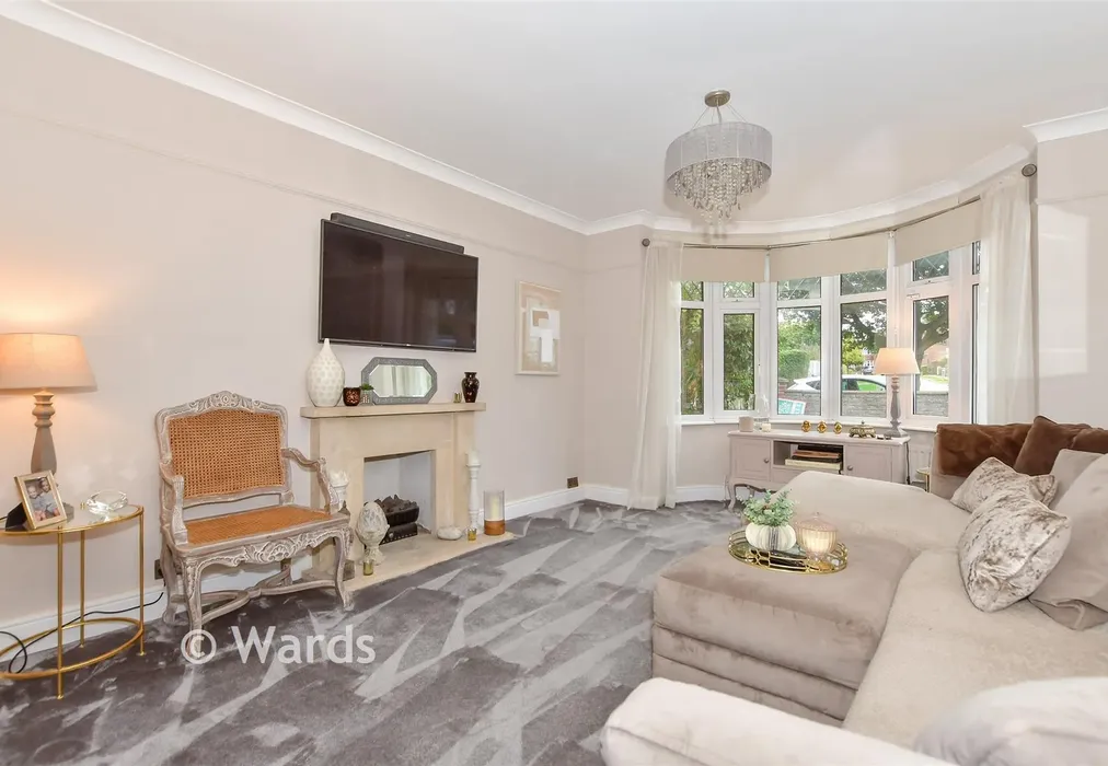 Lounge - Cranborne Avenue, Maidstone, Kent - Wards of Kent