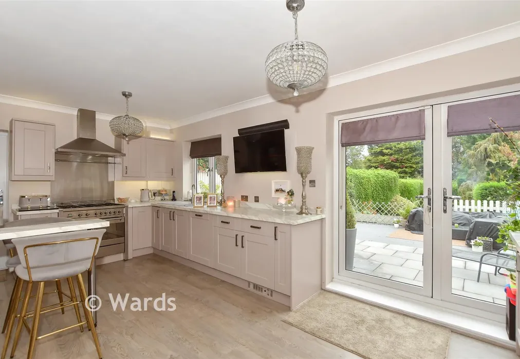 Kitchen - Cranborne Avenue, Maidstone, Kent - Wards of Kent