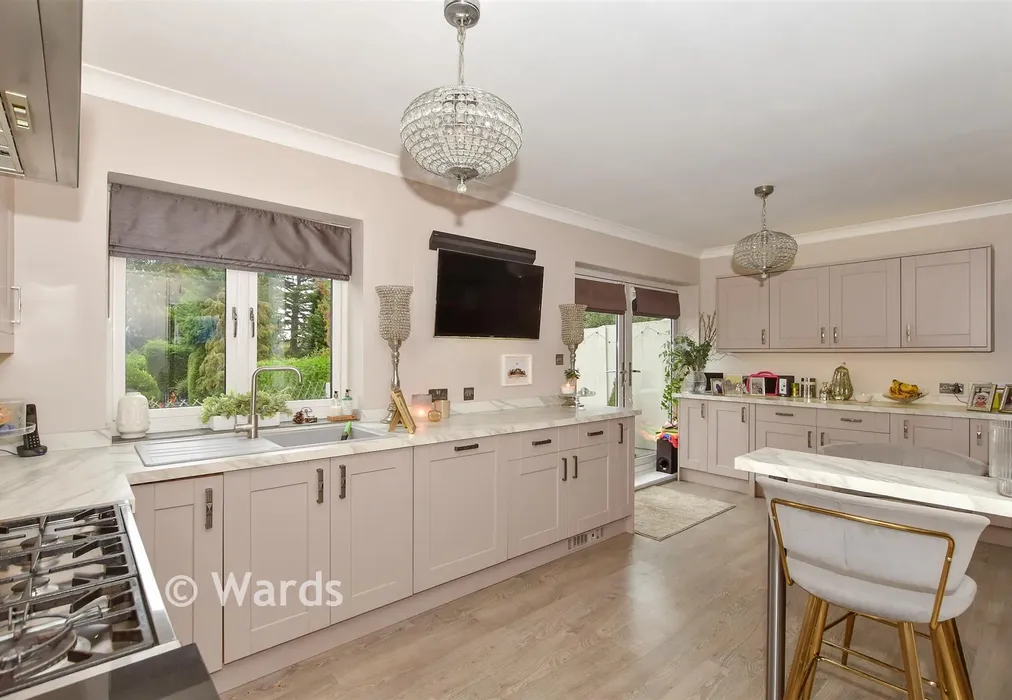 Kitchen - Cranborne Avenue, Maidstone, Kent - Wards of Kent