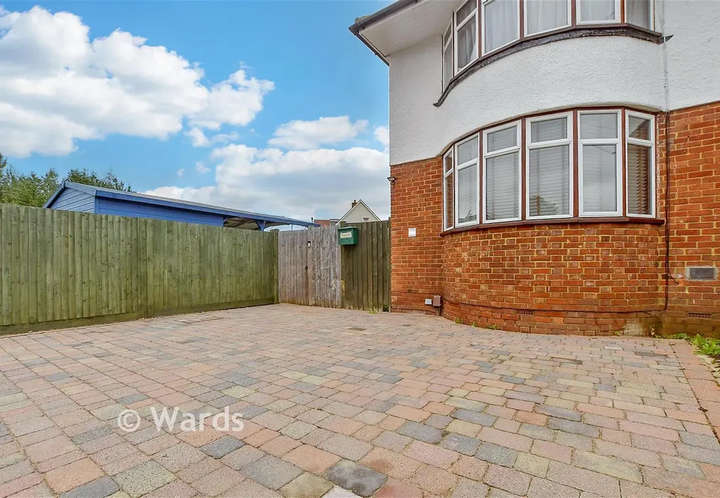 Driveway/Parking - Essella Road, Ashford, Kent - Wards of Kent