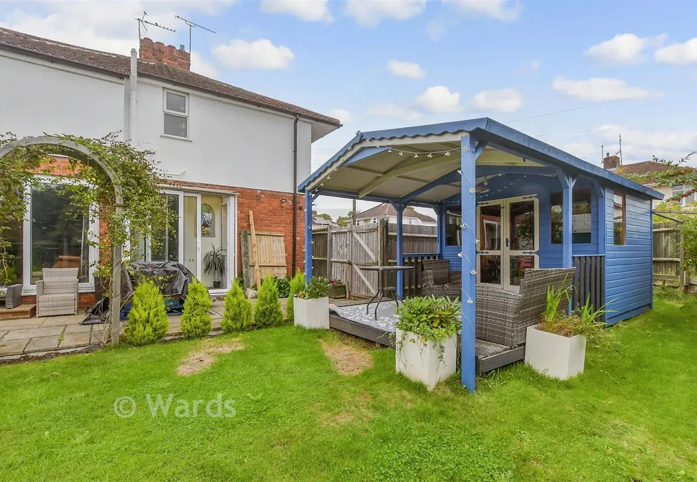 Workshop/Outbuildings - Essella Road, Ashford, Kent - Wards of Kent