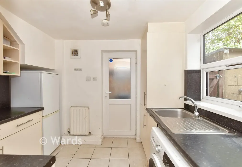 Kitchen - Crossways, Canterbury, Kent - Wards of Kent