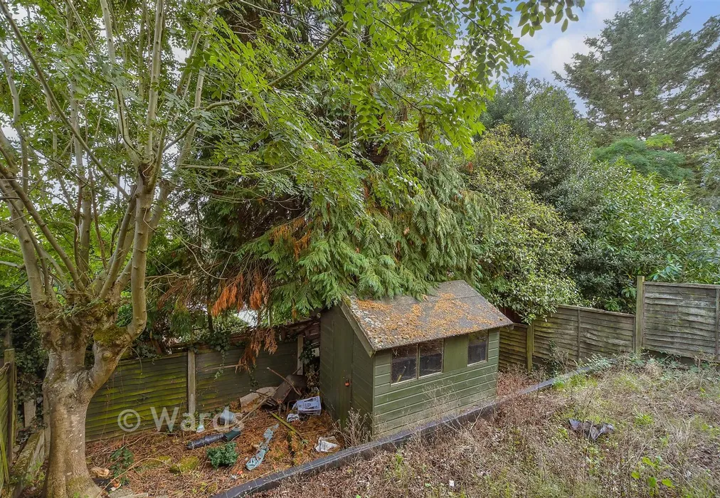 Rear Garden - Crossways, Canterbury, Kent - Wards of Kent