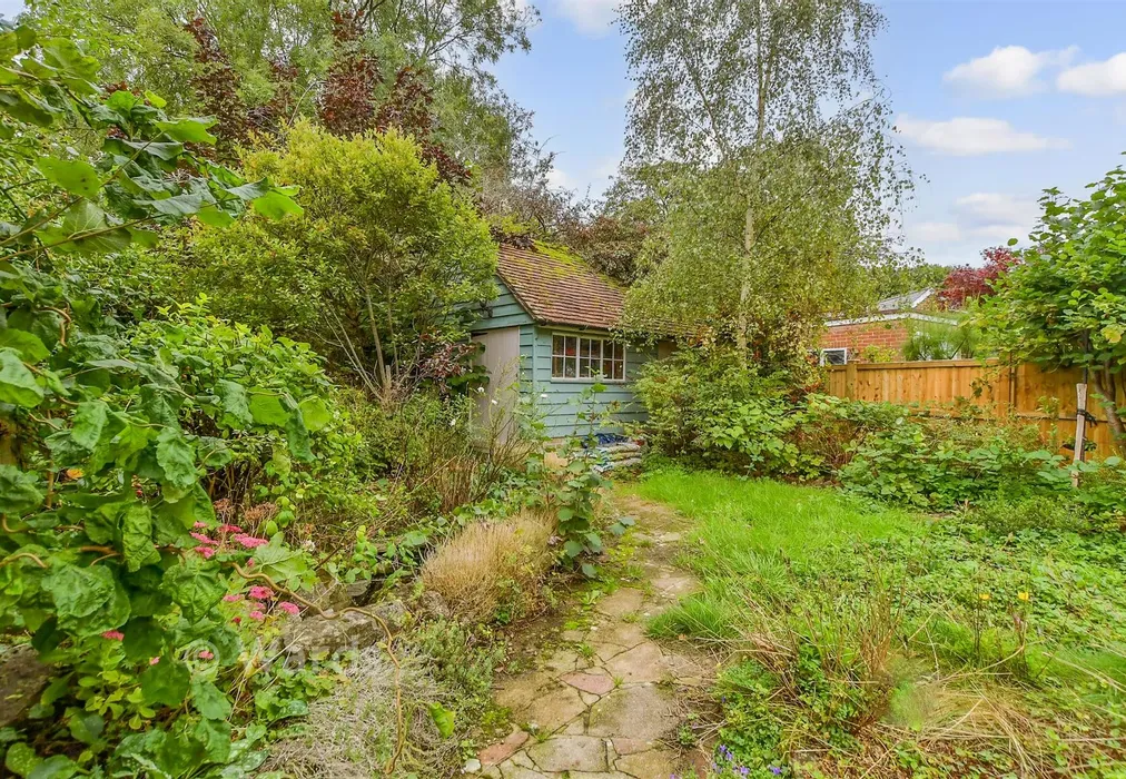 Rear Garden - The Quarries, Boughton Monchelsea, Maidstone, Kent - Wards of Kent