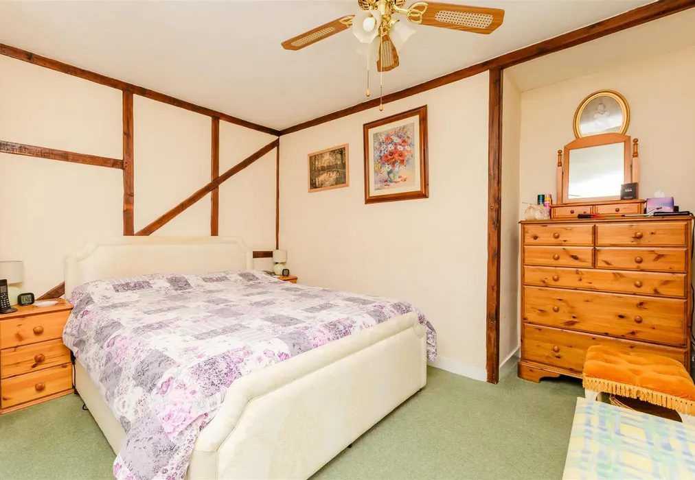 Bedroom 1 - Priestwood Road, Meopham, Gravesend, Kent - Wards of Kent
