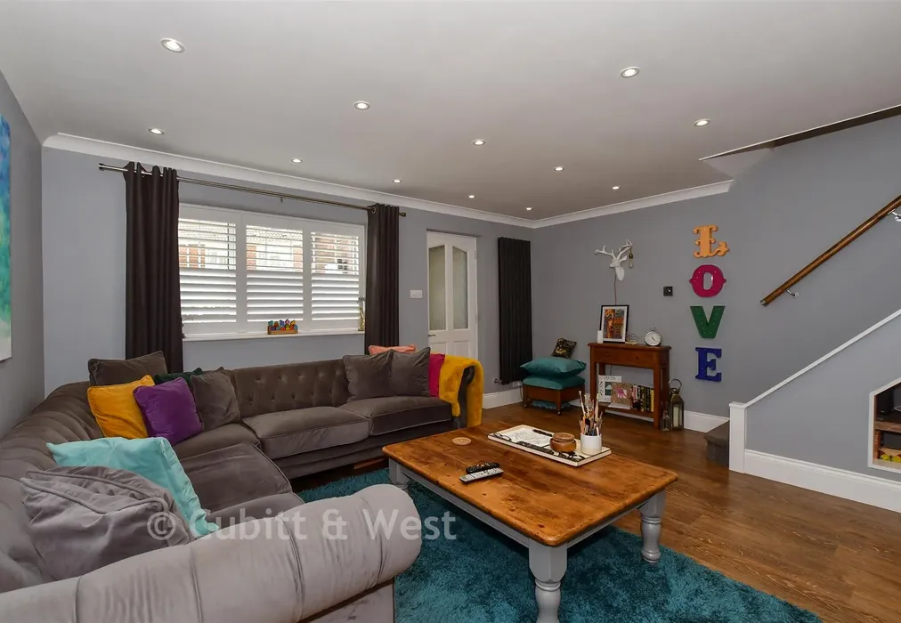 Lounge - Berrymeade Walk, Ifield, Crawley, West Sussex - Wards of Kent
