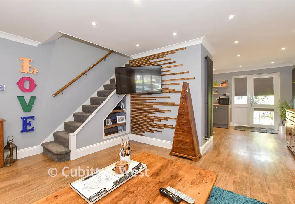 Lounge - Berrymeade Walk, Ifield, Crawley, West Sussex - Wards of Kent