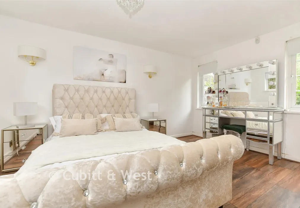 Bedroom 1 - Firs Road, Kenley, Surrey - Wards of Kent