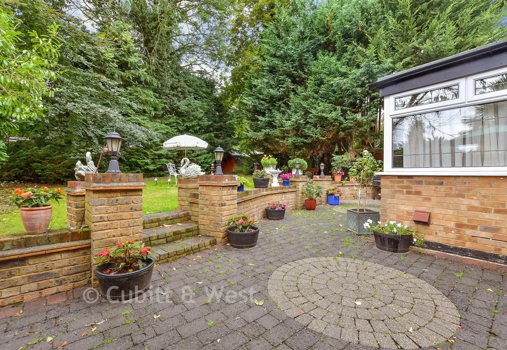 Patio / Decking - Firs Road, Kenley, Surrey - Wards of Kent