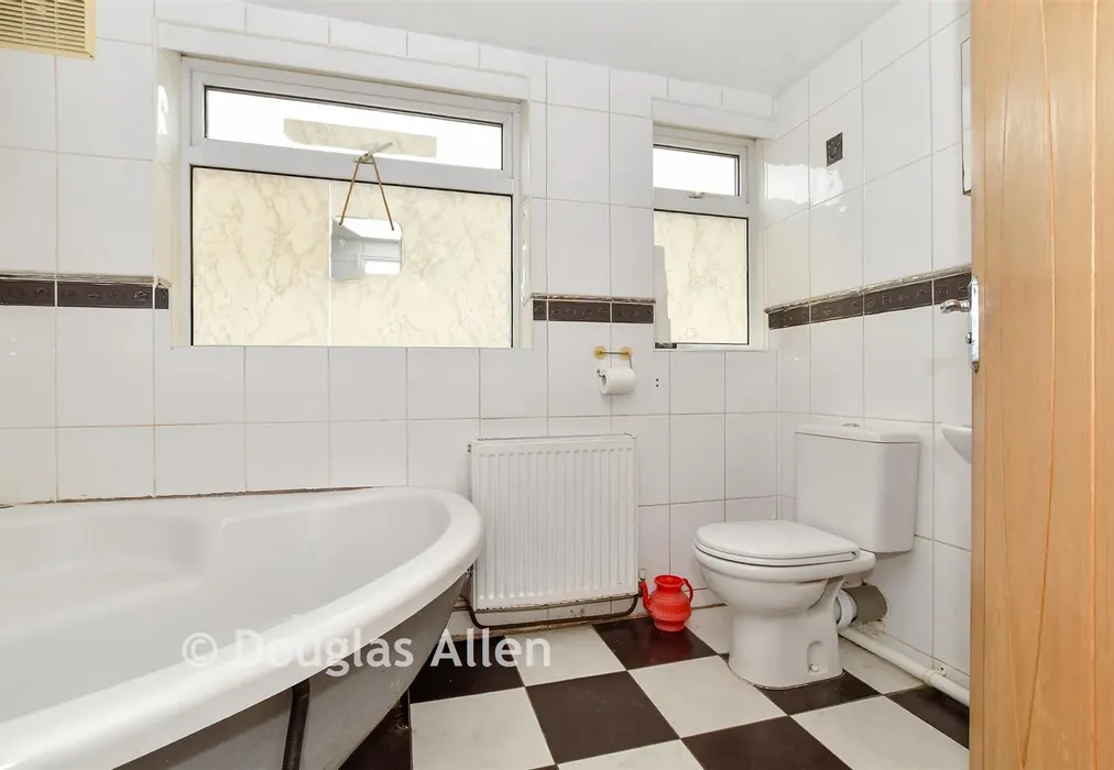 Bathroom - Monega Road, Manor Park - Wards of Kent