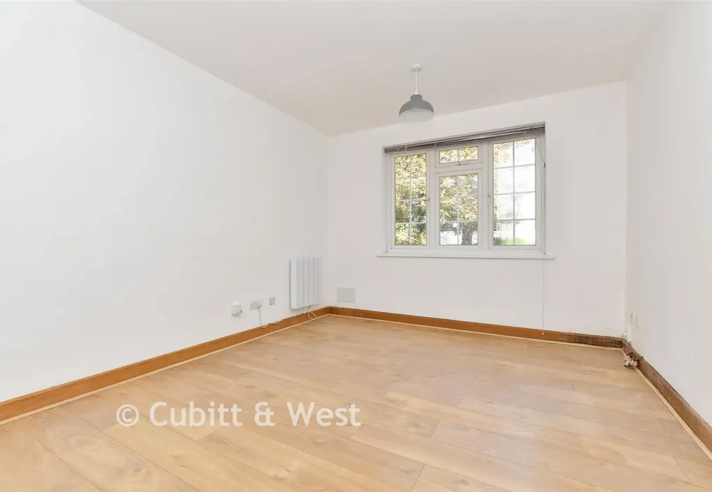 Living Room - Bucklers Way, Carshalton, Surrey - Wards of Kent