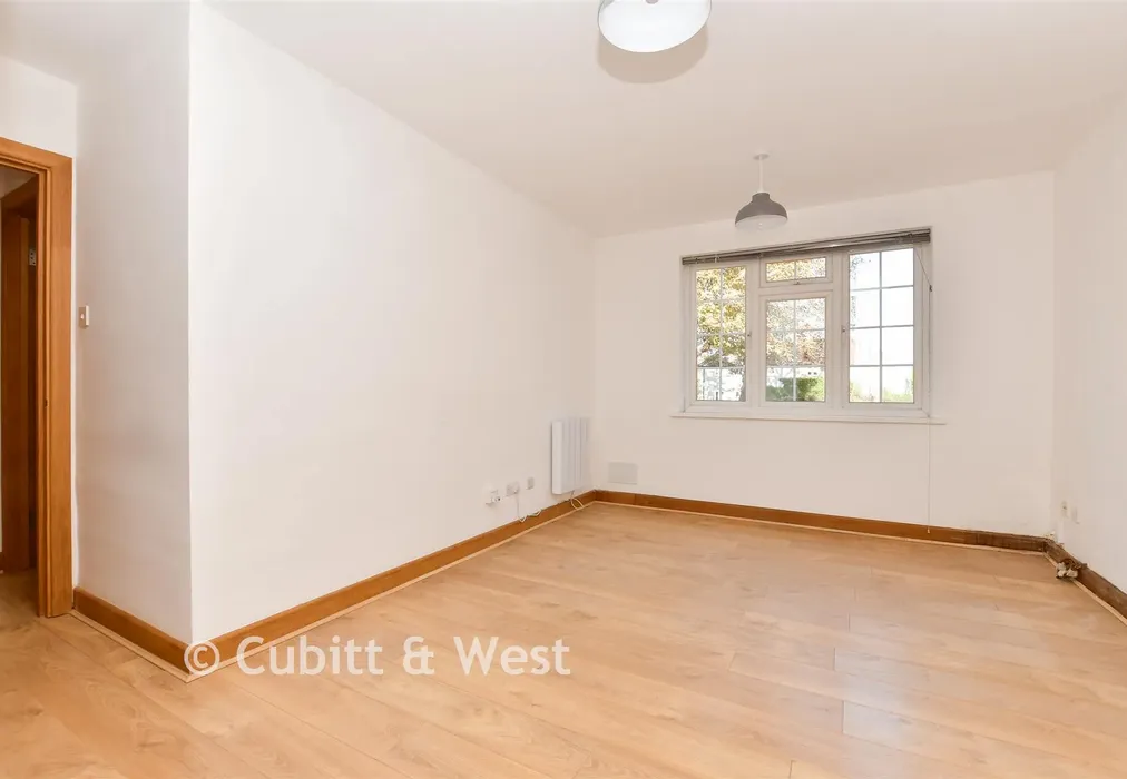 Living Room - Bucklers Way, Carshalton, Surrey - Wards of Kent
