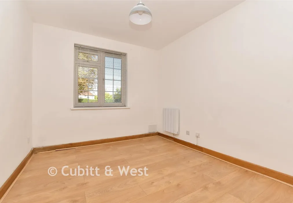 Bedroom - Bucklers Way, Carshalton, Surrey - Wards of Kent