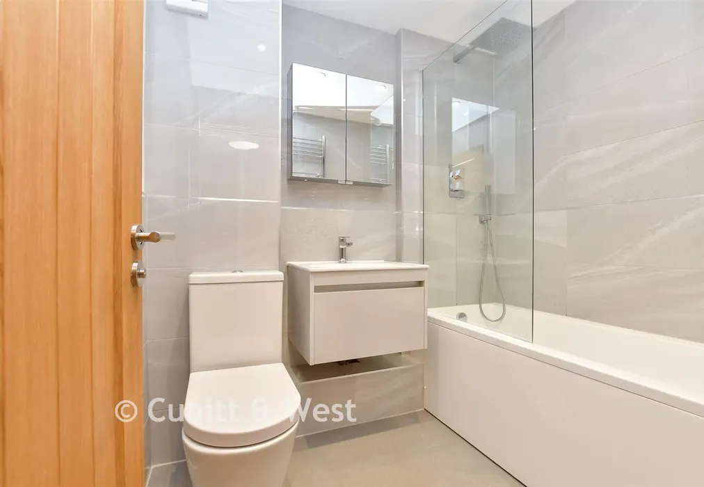 Bathroom - Bucklers Way, Carshalton, Surrey - Wards of Kent