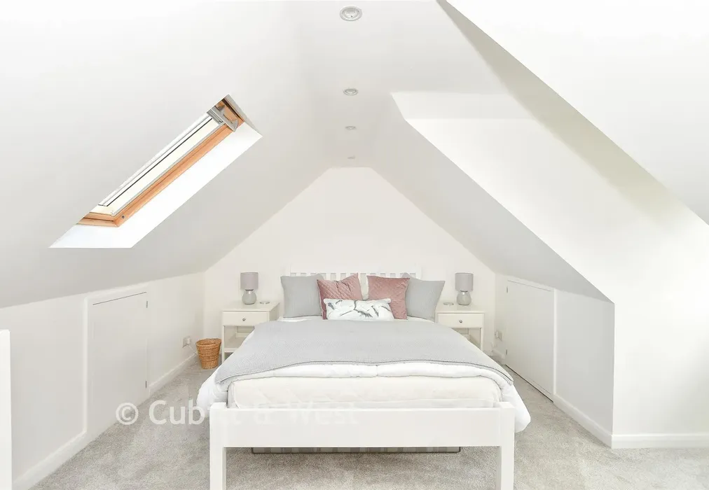 Bedroom 2 - Barn House Lane, Pulborough, West Sussex - Wards of Kent